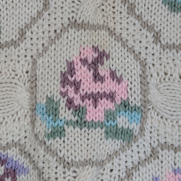 Nicole Winter Medium Vintage Sweater Floral Needlep-looking Designs - Picture 5 of 13